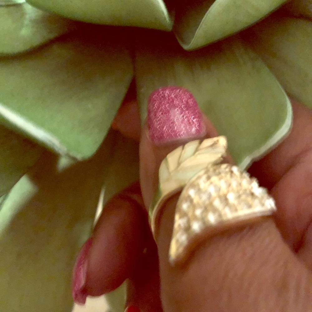 Size 8 yellow gold plated botanical ring.